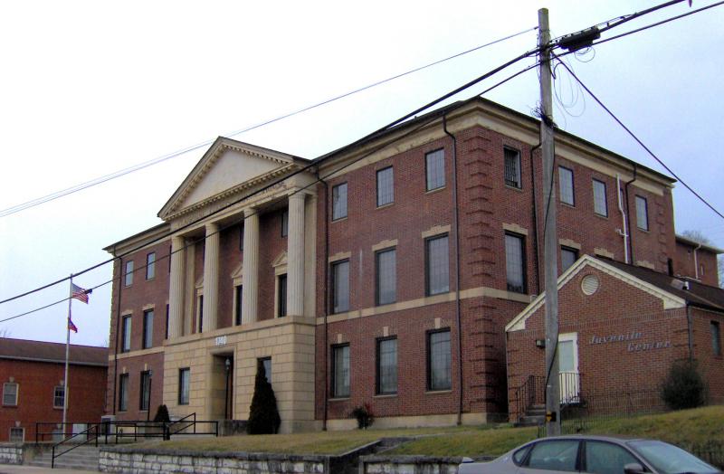  Claiborne-county-courthouse-tn1