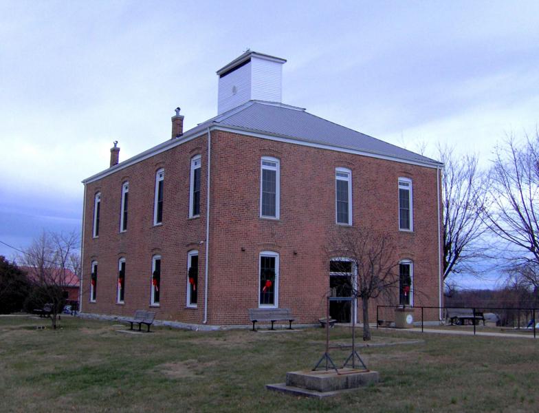  Van-buren-county-tennessee-courthouse1