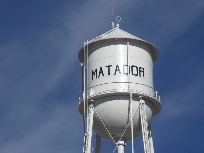  Matador, T X, water tower I M G 1541