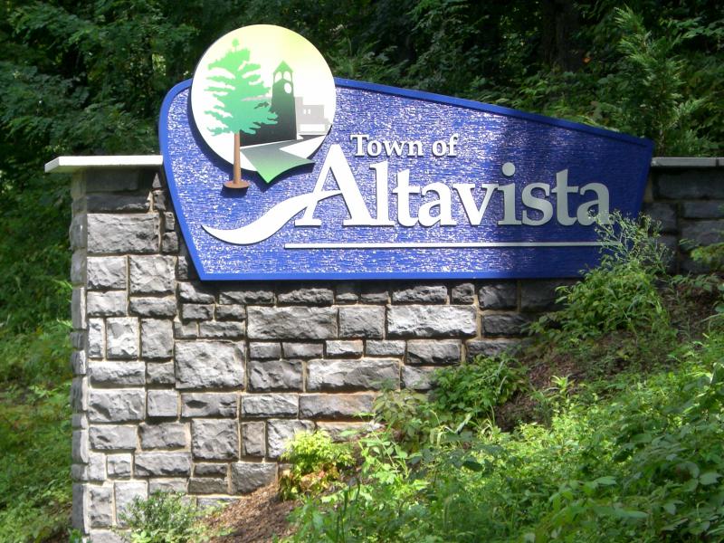  Altavista, Virginia town sign